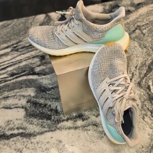 adidas UltraBoost 4.0 Carbon Clear Mint White Grey Gum DB3212 Women's Size 7.5